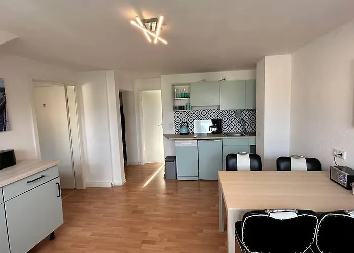 Frisch Renovierte Ferienwohnung Haldenblick Fuer 2-4 Personen, Zentral Gelegen